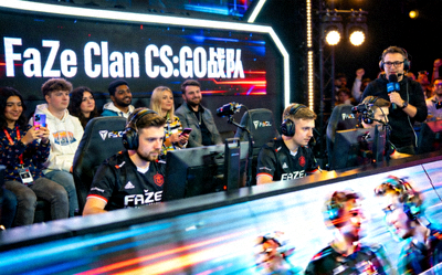 FaZe Clan CS:GO战队比赛现场镜头 - 国际电竞豪门与多元内容创作者