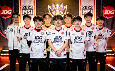 JDG京东电子竞技俱乐部英雄联盟分部团队合影 - 2023年MSI冠军阵容